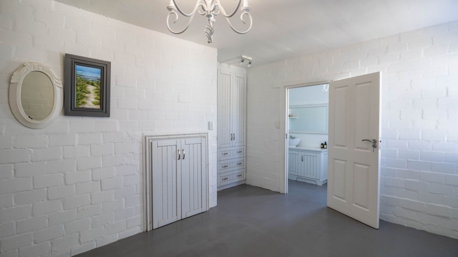 6 Bedroom Property for Sale in Jacobsbaai Western Cape